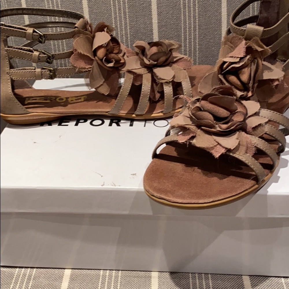 REPORT Gladiator Taupe Flower Sandals SZ 10